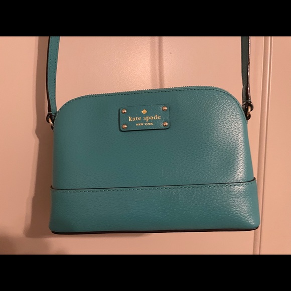 kate spade Handbags - KATE SPADE CROSSBODY Purse